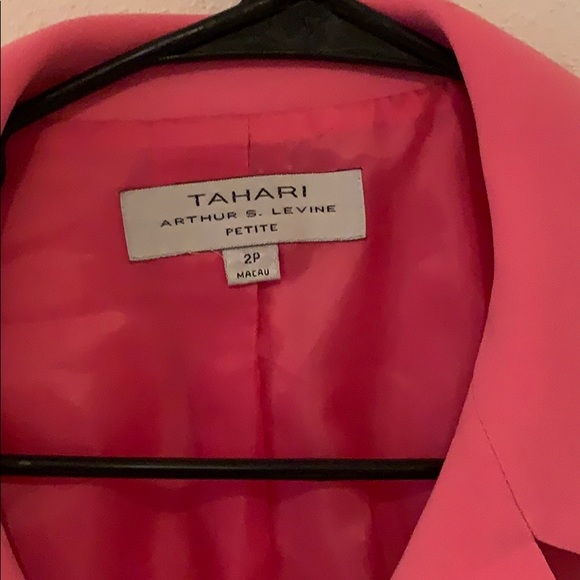 Super cute bright pink suit jacket - Picture 2 of 3